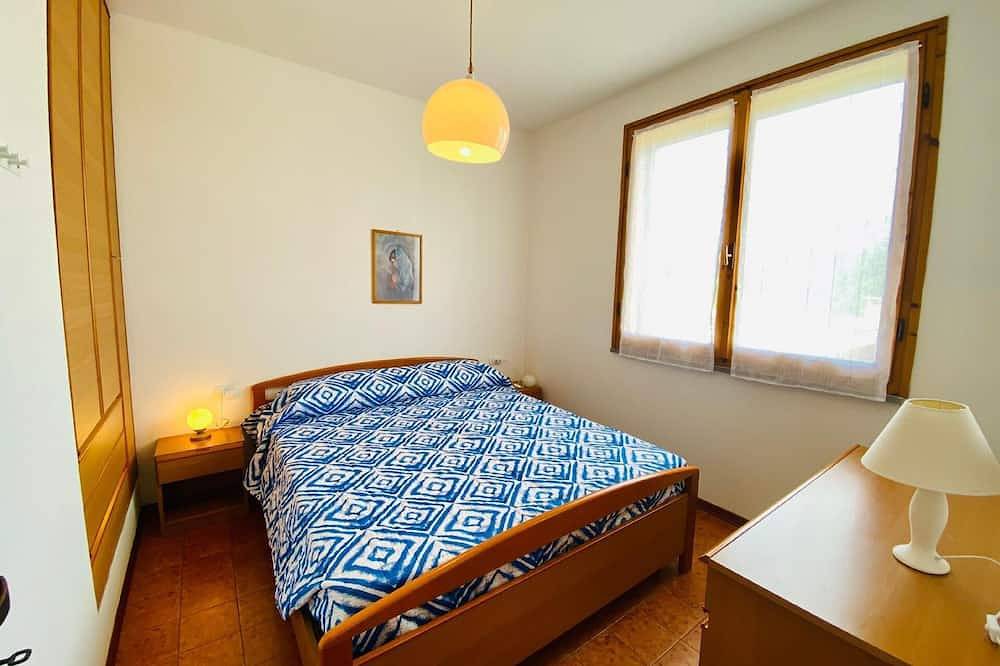 Head villa with large porch, 2 climate in Ferrara Province