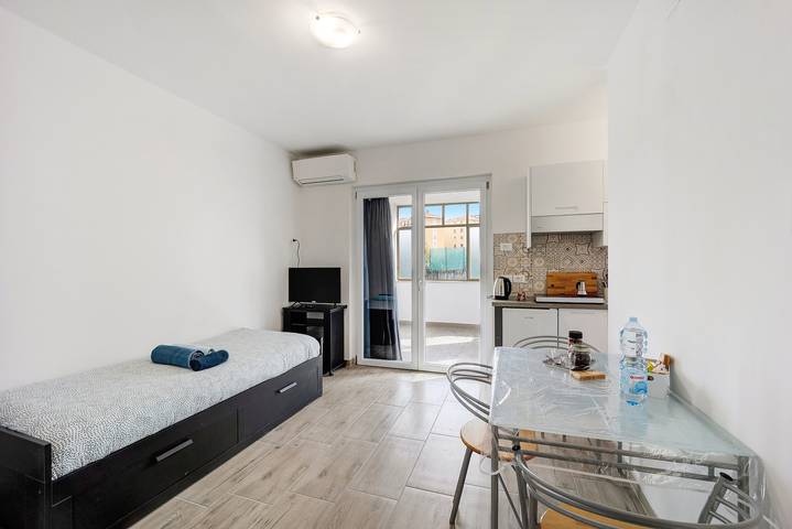 Gîte pour 4 personnes, avec jacuzzi et jardin à Imperia - 3