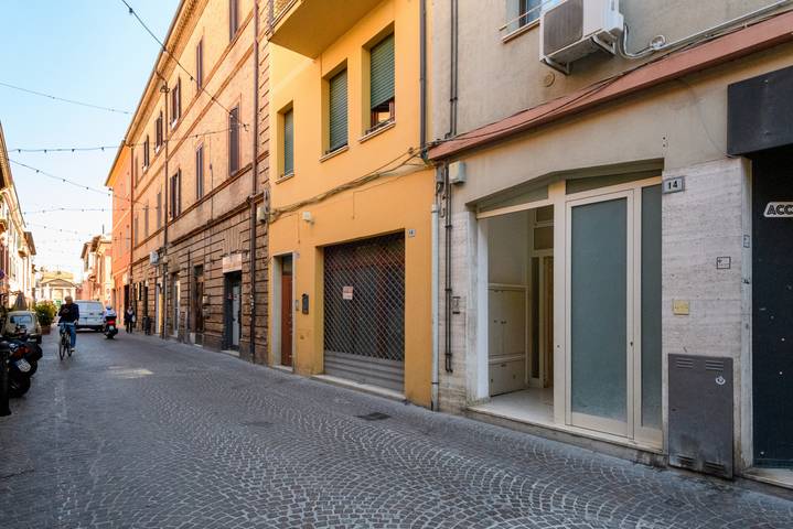 Apartamento entero, Guesthost - A Due Passi Apartment in Pésaro, Valle del Metauro