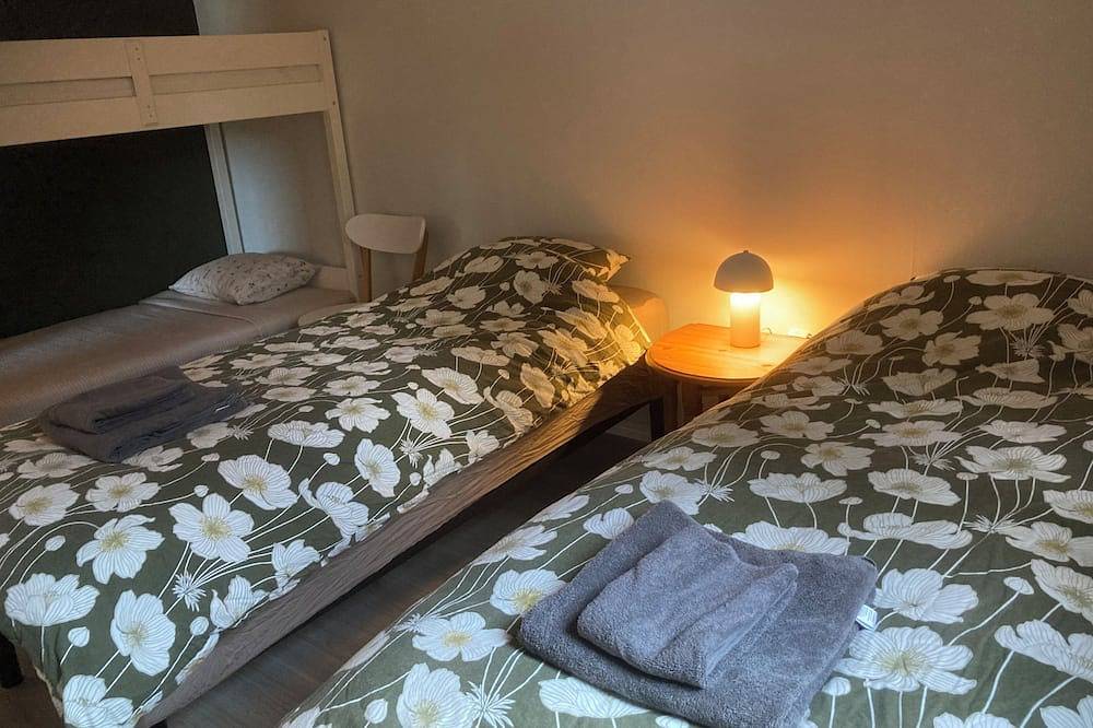 Waterfront house in Bengtsfors 2.5 km from stores and trailer ramp in Bengtsfors, Dalsland