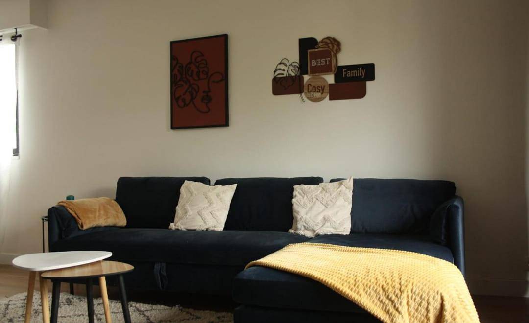 Appartement entier, Three-Bedroom Apartment in Enghien-les-Bains, Val-d'Oise