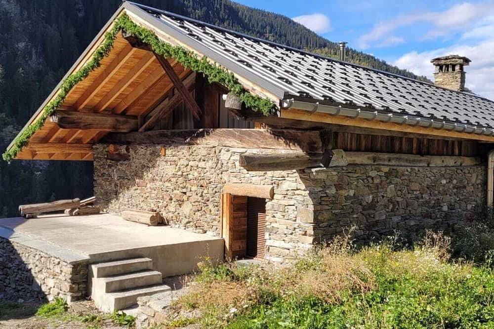 Chalet 1829 in Sainte-Foy-Tarentaise, Massif du Ruitor