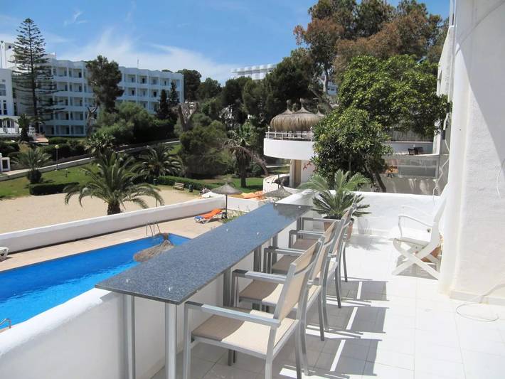 Ferienwohnung für 5 Personen, mit Terrasse und Garten sowie Pool in Cala d'Or