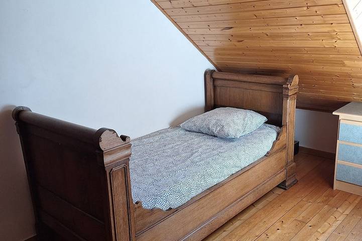 "Les Bleuets" Villa For 6 People, 3 Bedrooms, Near Boisvinet Beach in Saint-Gilles-Croix-de-Vie, Valle del Loira