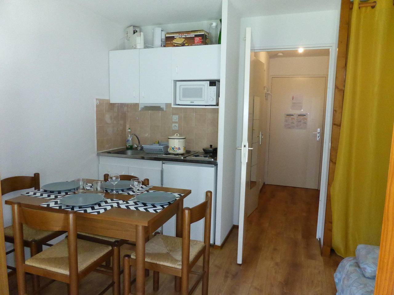 Entire studio, Résidence l'Enclave - Studio sleeping corner 4 people (I638) in Les Contamines-Montjoie, Pays du Mont-Blanc