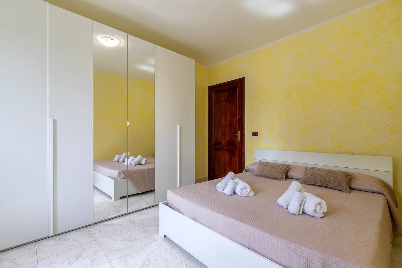 Appartamento intero, Appartamento 'Harmony' con terrazza privata, Wi-Fi e aria condizionata in Nulvi, Provincia di Sassari
