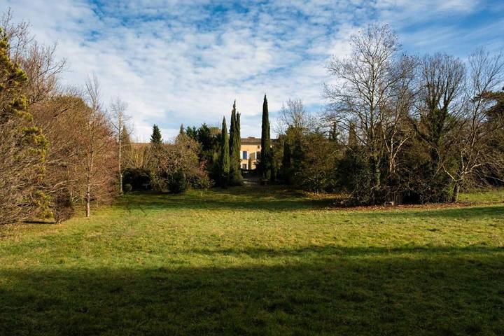 Hôtel pour 2 personnes, avec Jacuzzi et Terrasse ainsi que Jardin et Piscine à Montferrand - 4