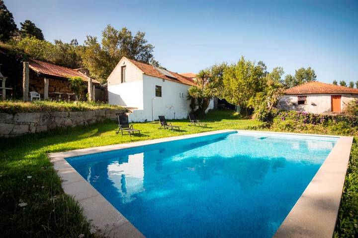 Casa rural para 6 pessoas, com jardim e piscina e ainda vista, com animais de estimação em Marco de Canaveses