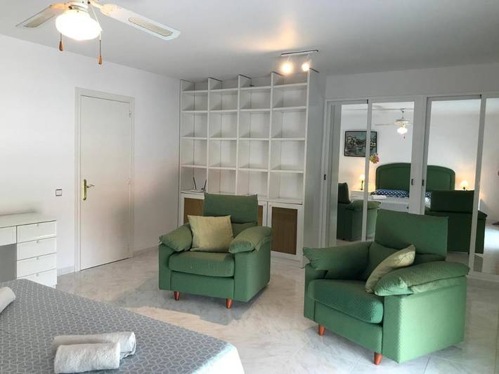 Location de vacances pour 5 personnes, avec Terrasse et Jardin ainsi que Bassin pour enfant et Piscine dans l'Eucaliptus - 4