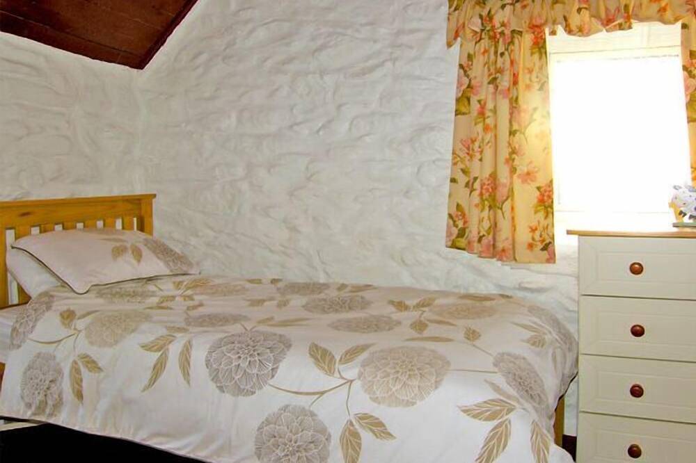 Carthy'S Cottage, pet friendly in Dungarvan, County Waterford in Coumaraglin, County Waterford