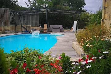 Gîte pour 9 personnes, avec jardin et terrasse à Pomport