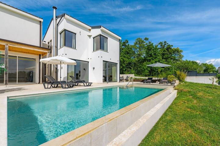 Ferienhaus für 6 Personen, mit Garten und Pool