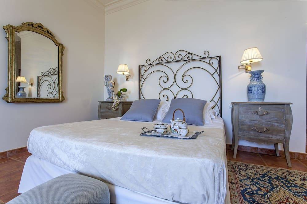 Luxury Villa  in Valencia Coast. Wi Fi & private infinity saline pool near golf. in Platja de Cap Blanc (Cullera), Cullera