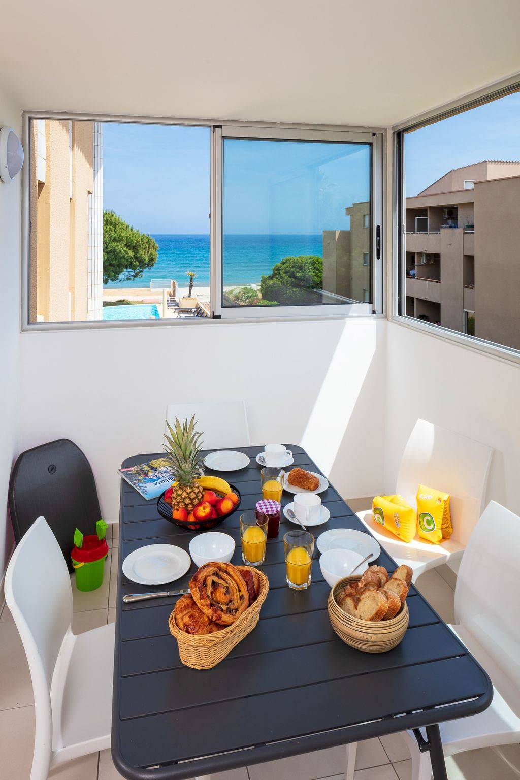 Ganze Wohnung, Mb4 Loggia in Santa-Lucia-di-Moriani, Corte und Umgebung