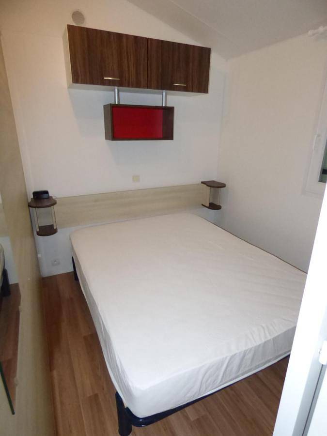 Camping pour 4 personnes, avec jardin ainsi que terrasse et piscine à Bretignolles-sur-Mer - 2