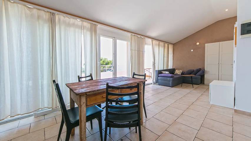Gîte pour 4 personnes, avec terrasse, animaux acceptés à Brela - 4