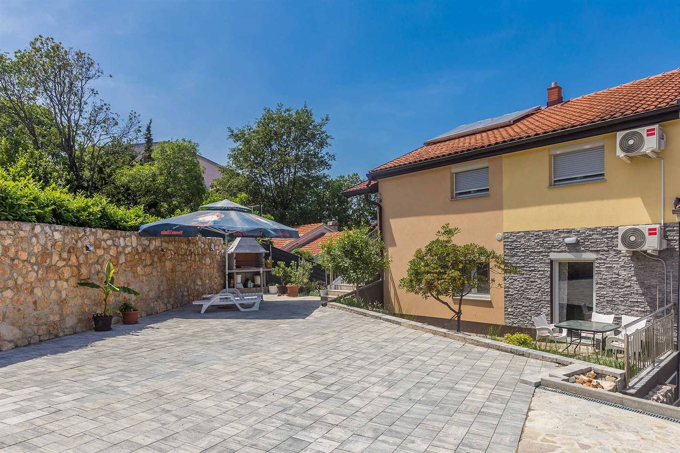 Ganzes Studio, Studio Tena 2 mit Terrasse in Njivice, Krk