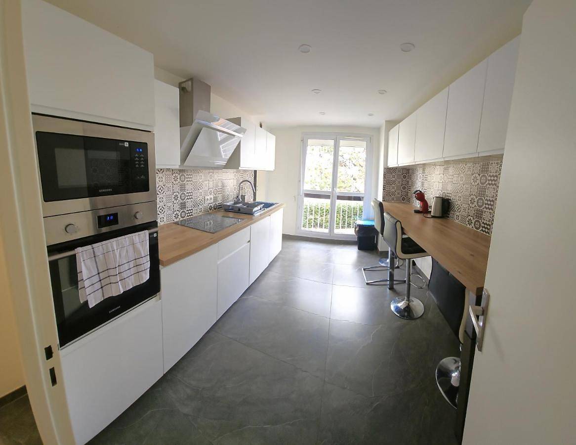 Appartement entier, Two-Bedroom Apartment in Saint-Fons, Lyon et ses environs