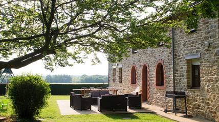 Gîte pour 12 personnes, avec terrasse et jardin à Saint-Dolay