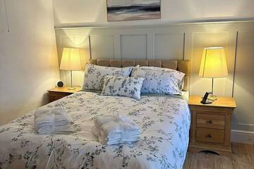 Cottage for 6 People in Pembroke, Pembrokeshire, Photo 2
