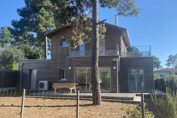 Villa pour 8 personnes, avec jardin ainsi que terrasse et jacuzzi, animaux acceptés à Mimizan