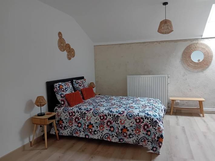 Chambre d’hôte pour 2 personnes, avec jardin ainsi que piscine et vue