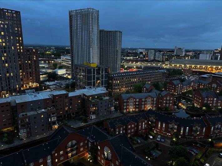 Apartament wakacyjny dla 2 osób, z widok na jezioro i balkon oraz widok w Manchester