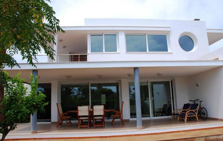 Apartamento para 12 personas, con Balcón y Jacuzzi además de Terraza y Jardín en Ses Salines (Menorca)