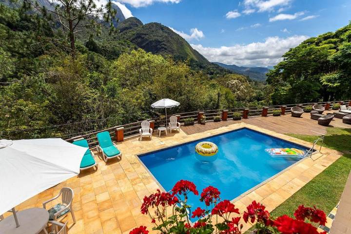 Villa pour 13 personnes, avec jardin et piscine ainsi que sauna et balcon dans Região Metropolitana do Rio de Janeiro
