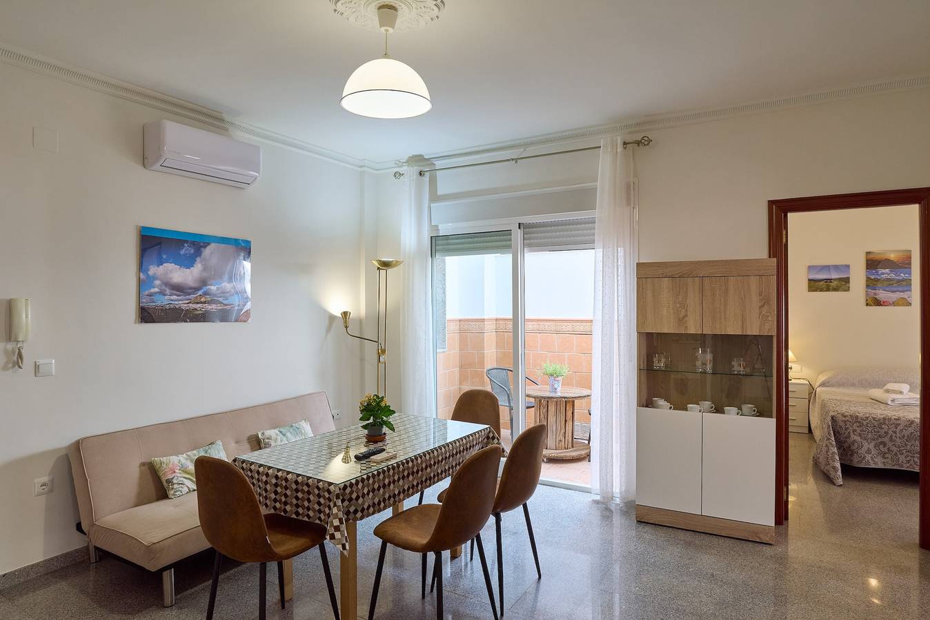 Ganze Wohnung, Ferienwohnung 'La Molina' mit Bergblick, privater Terrasse und Balkon in Rute, Sierras Subbéticas