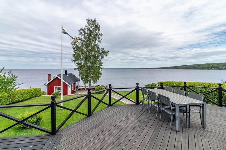 Vgo715 Hova - Hulan Strandvägen 9 in Hova, Gullspang