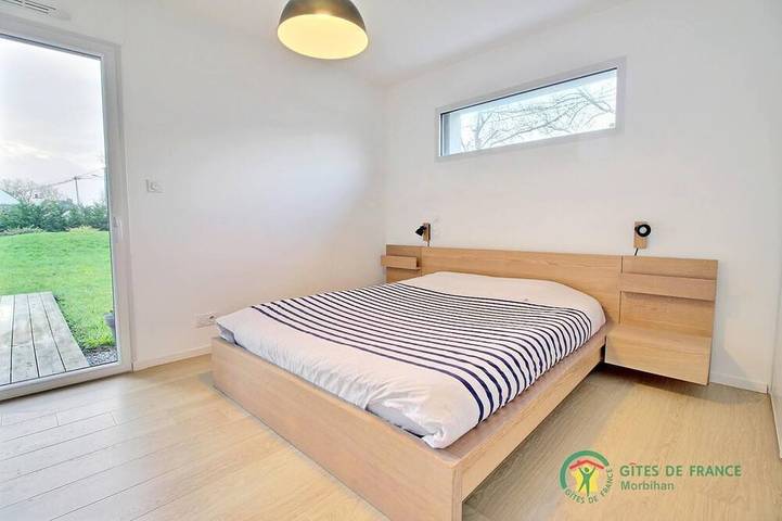 Location de vacances pour 6 personnes, avec terrasse et jardin à Péaule - 2