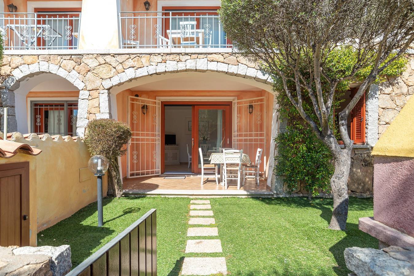 Casa de vacaciones "Sole Mare" cerca de la playa con aire acondicionado, jardín y terraza in Pittulongu, Costa Smeralda