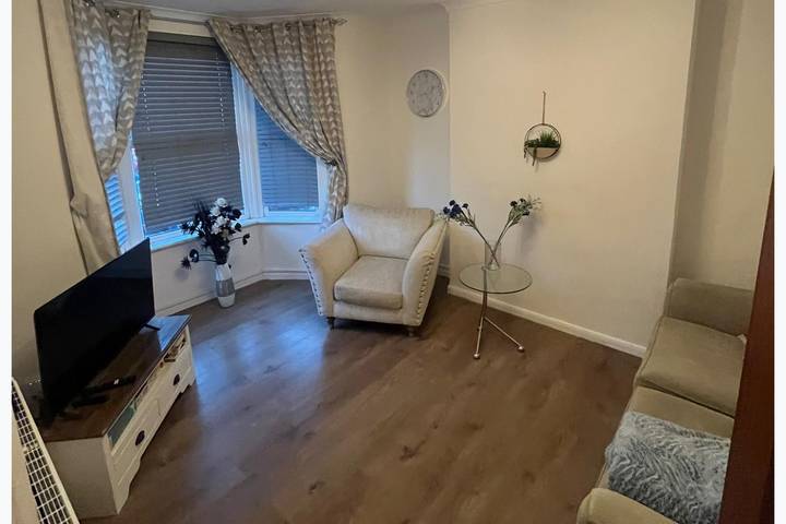 3 Bed House Sleeps 6 -Enclosed Garden-Free Parking in Botany Bay, Kent