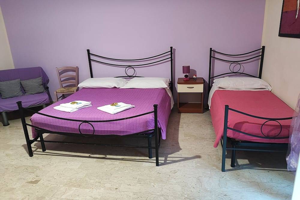Our apartment is located on the 2nd floor of a stately building in Catanzaro, Catanzaro Province