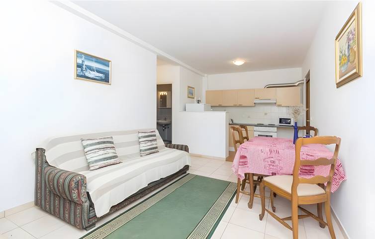 Ganze Wohnung, Apartment „Studio“ mit Bergblick, Wlan und Klimaanlage in Tkon, Pasman