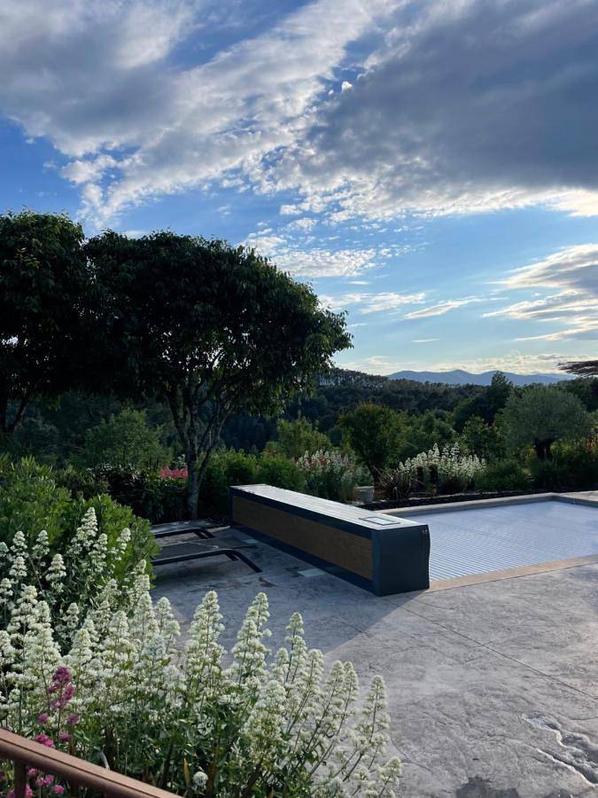 Location de vacances pour 6 personnes, avec vue ainsi que balcon et piscine à Saint-Genest-de-Beauzon - 3