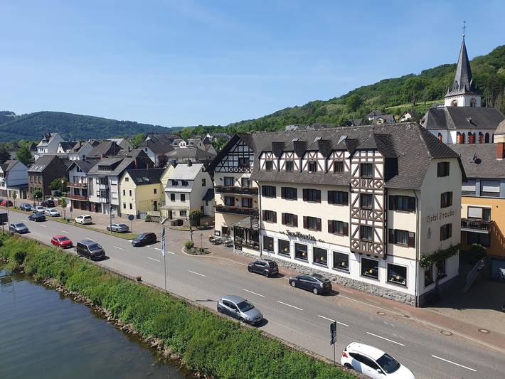 Hotel für 2 Personen, mit Terrasse in Löf