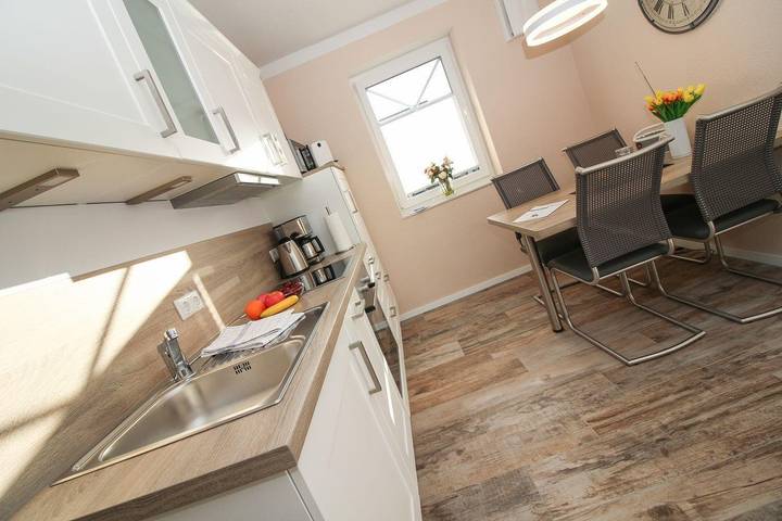 Ferienwohnung für 3 Personen, mit Garten und Terrasse in Greetsiel - 3