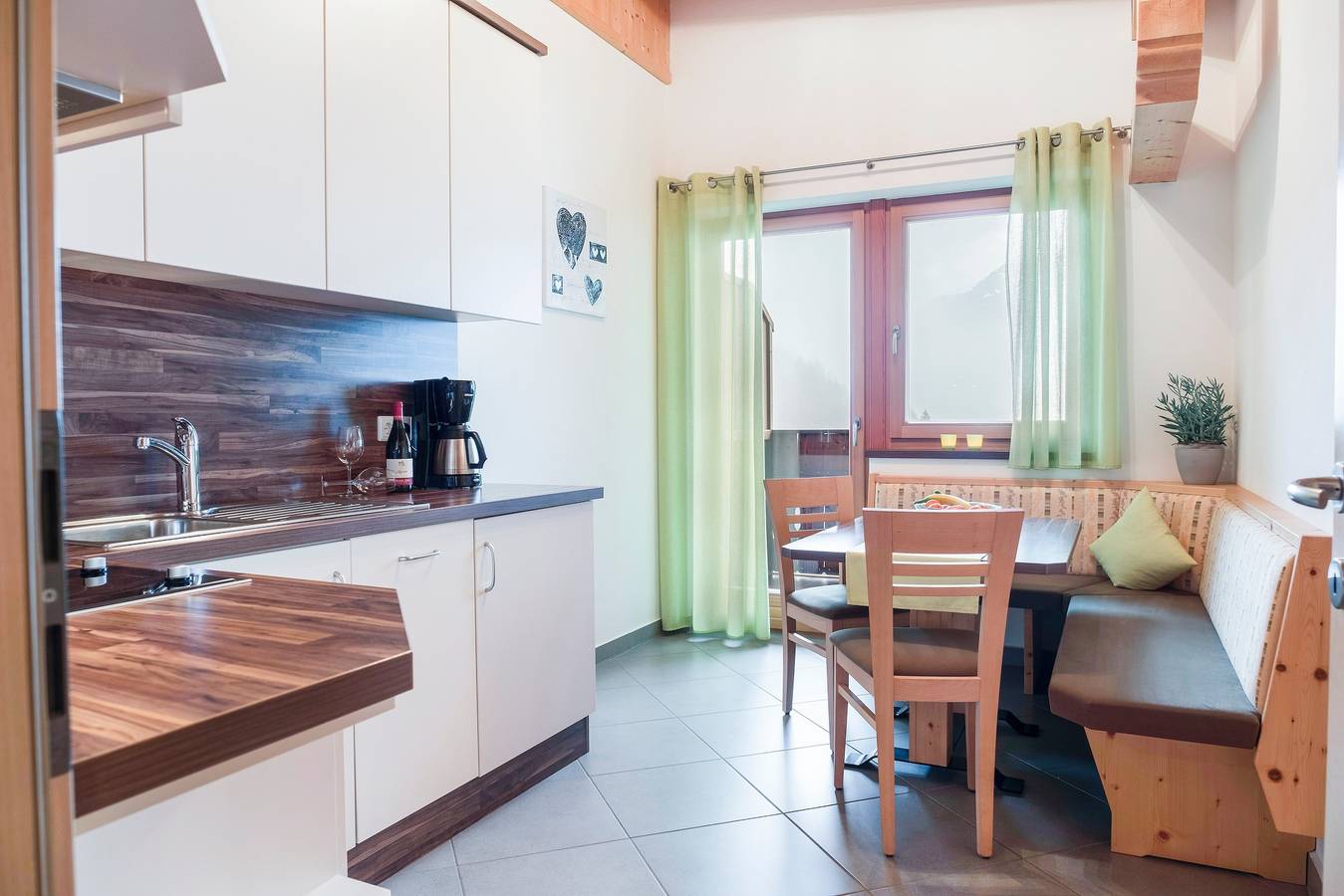 Apartamento entero, Apartamento "Hofschenke Pfeiftal Heuduft" con balcón, jardín y Wi-Fi in San Leonardo in Passiria, Val Passiria