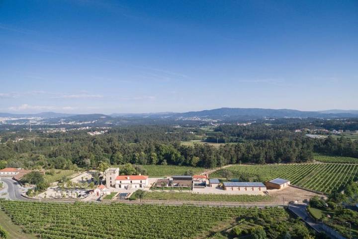Hôtel pour 10 personnes, avec jacuzzi ainsi que jardin et piscine dans Vila Verde - 3