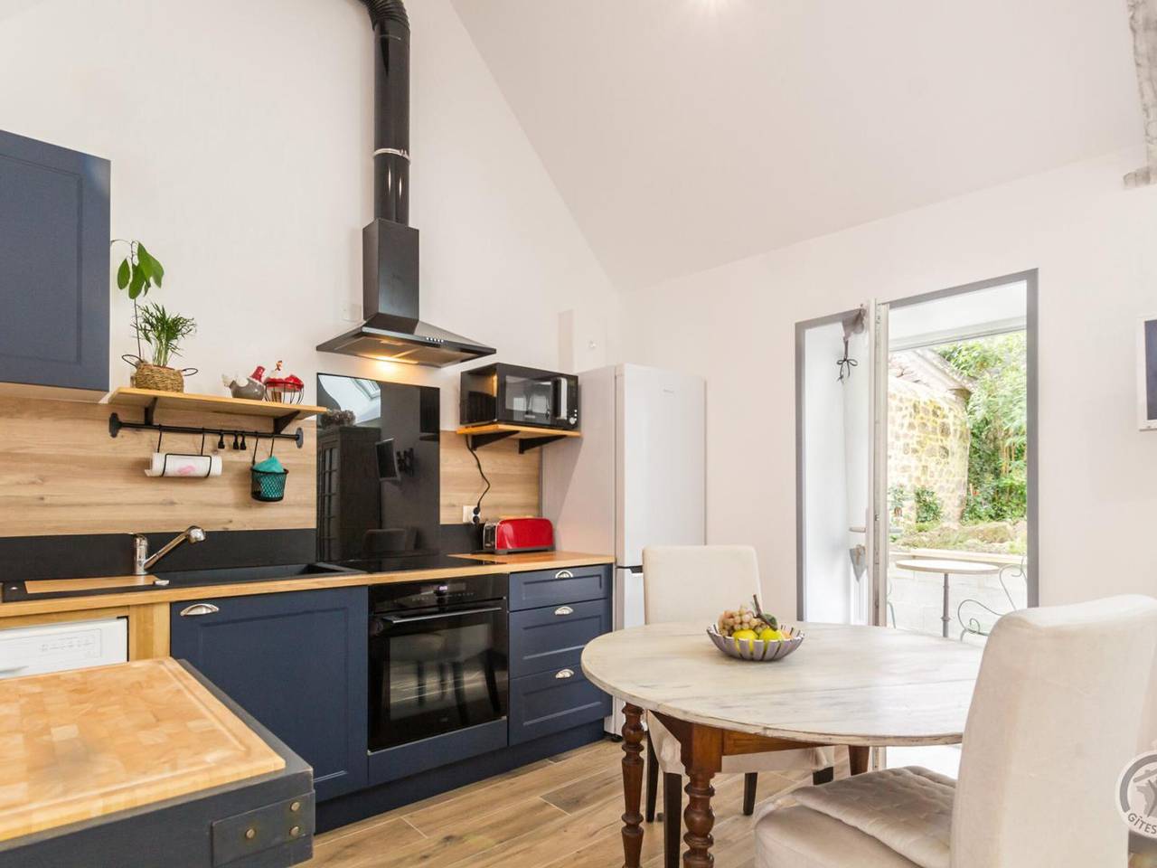 Charmante Maison en Pierre avec Jardin Privé in Gatteville-le-Phare, Région de Cherbourg