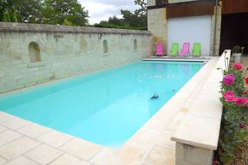 Gîte pour 15 personnes, avec jardin à Fontevraud-l'Abbaye