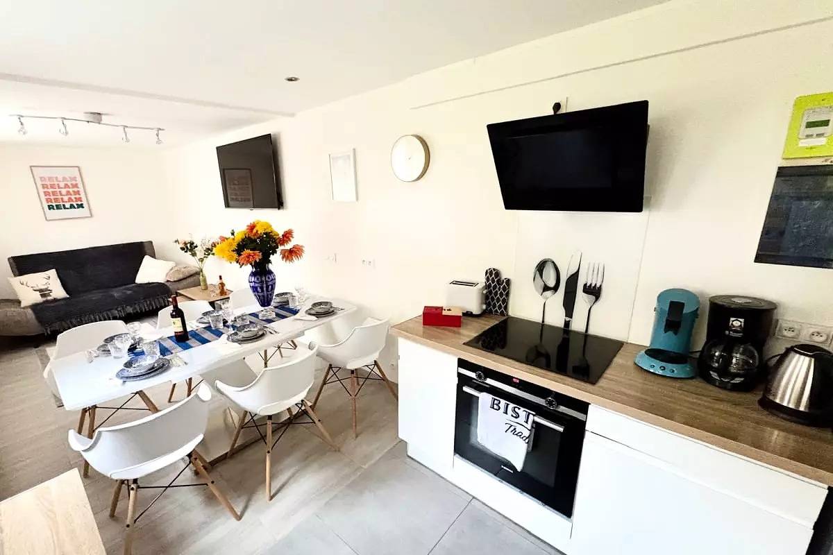 Entire apartment, Apartments for 6 Persons in Geispolsheim, Strasbourg region