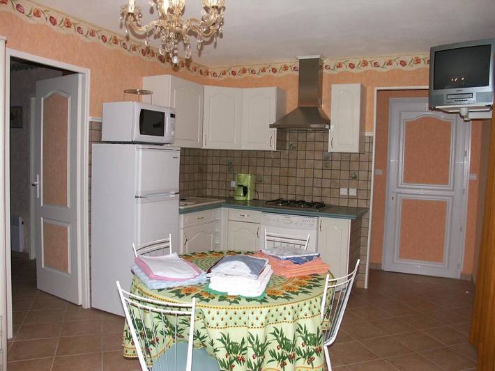Location de vacances pour 4 personnes, avec Terrasse et Jardin ainsi que Piscine et Vue à Sérignan-du-Comtat - 4
