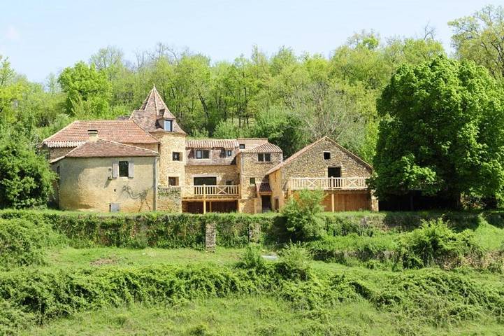 Location de vacances pour 34 personnes, avec Balcon ainsi que Terrasse et Vue à Campagnac-lès-Quercy