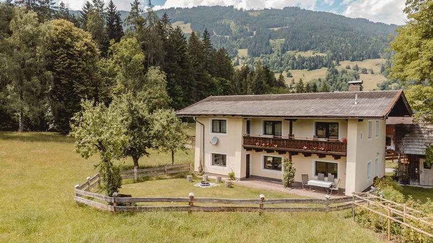 Chalet für 7 Personen, mit Garten und Ausblick, kinderfreundlich in Saalfelden am Steinernen Meer