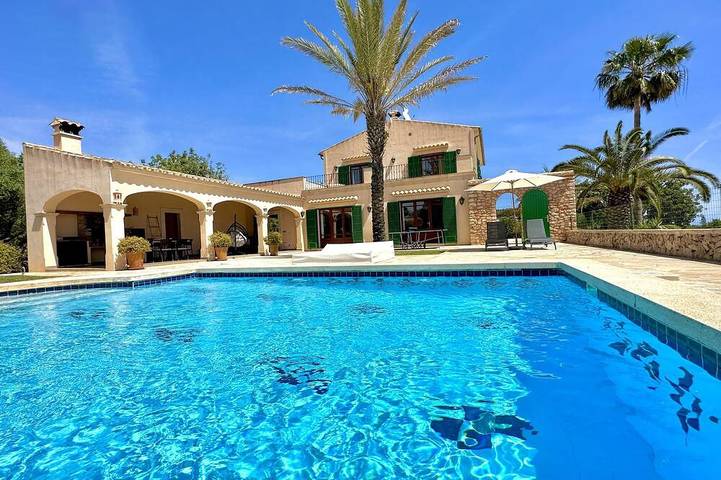Villa for 10 people, with garden - 1