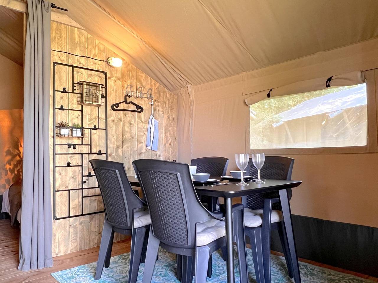 Luxus-Glamping im Funpark auf der Veluwe
 in Veluwe