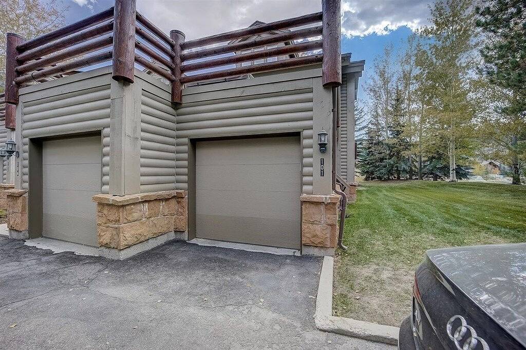 Ganze Wohnung, Gorgeous Condo, Dramatic Ski Views from Deck, Private Hot Tub, Close to Main Street, Free Transit! in Uinta Wasatch Cache National Forest
